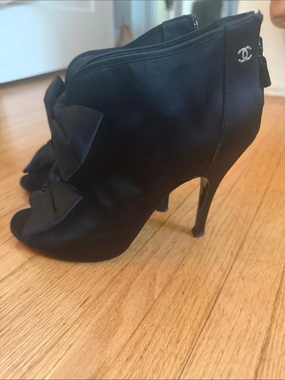 CHANEL sophisticated black